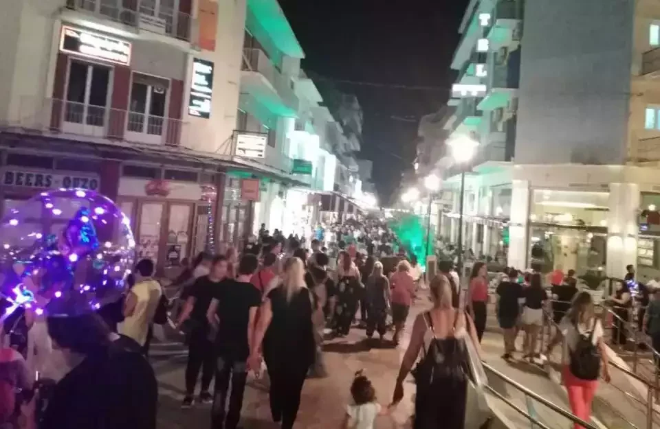 Κλειστά τα καταστήματα την Πρωτομαγιά και στη γιορτή του Αγίου Πέτρου